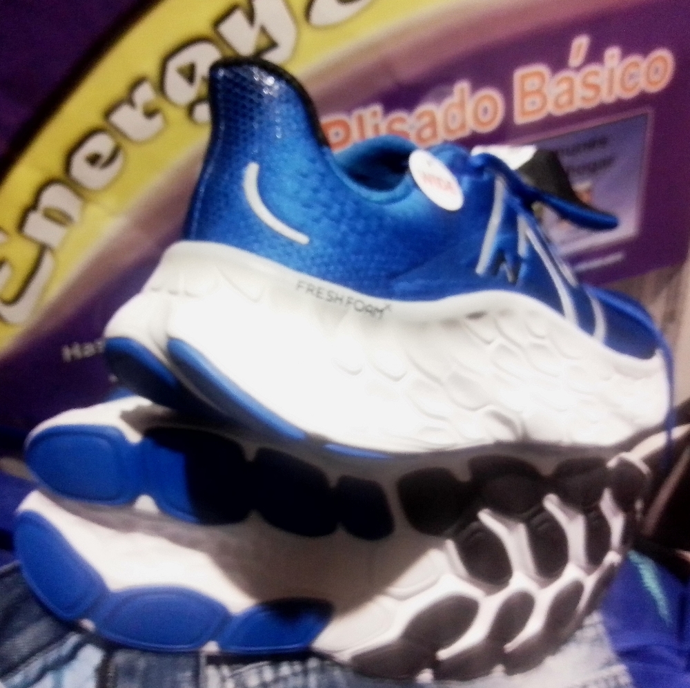 New Balance Fresh Foam Wide sneakers (NEW) - Picture 6 of 9